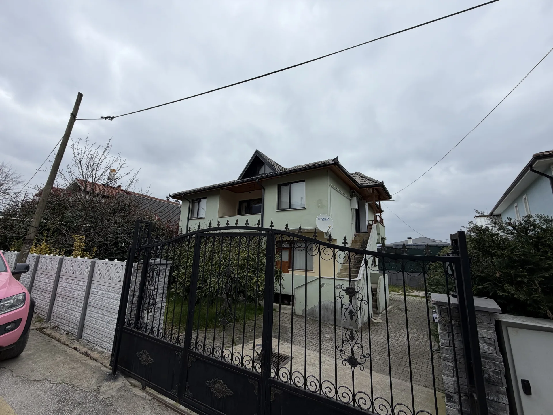 SAPANCA GÖLÜNE ÇOK YAKIN MÜSTAKİL EV & BUNGALOV